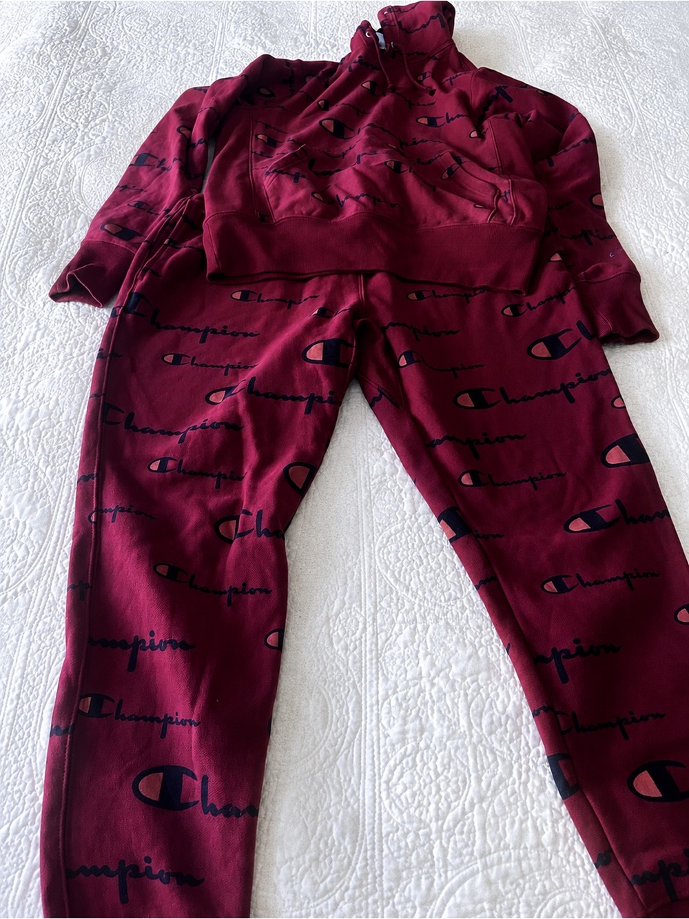 Champion Reverse Weave Burgundy Logo Hoodie S & Jogger Pants L 2-Piece Set